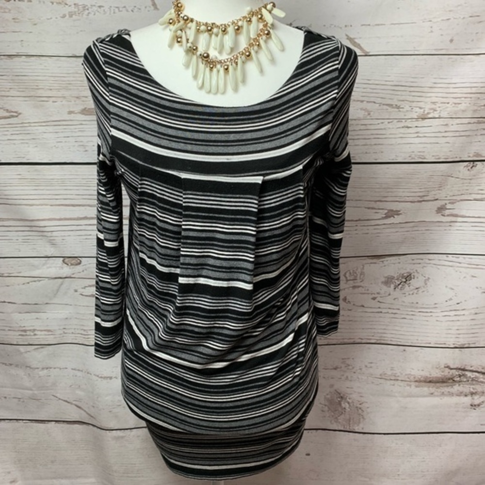 EUC WHBM Striped Knit Tunic With Pockets Small